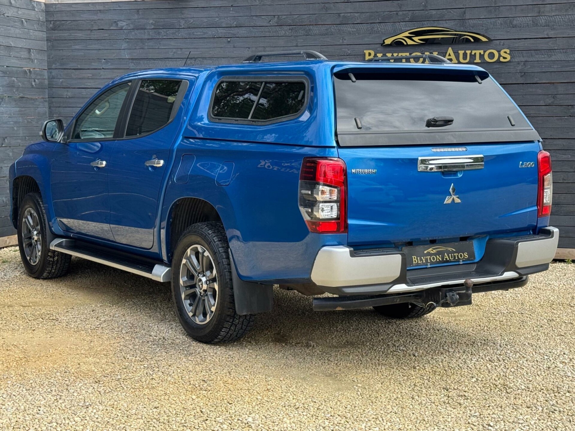 Mitsubishi L200