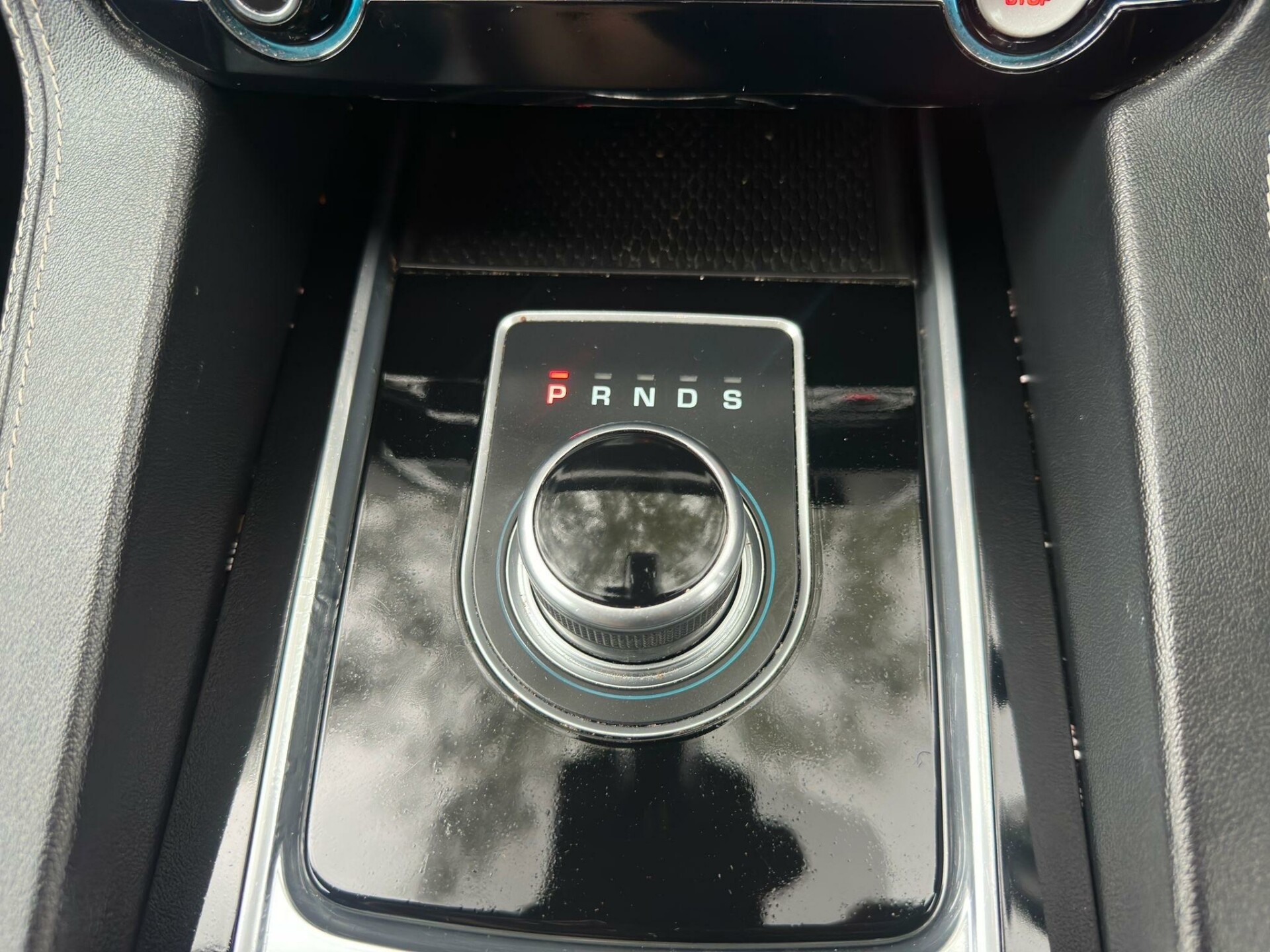 Jaguar F Pace