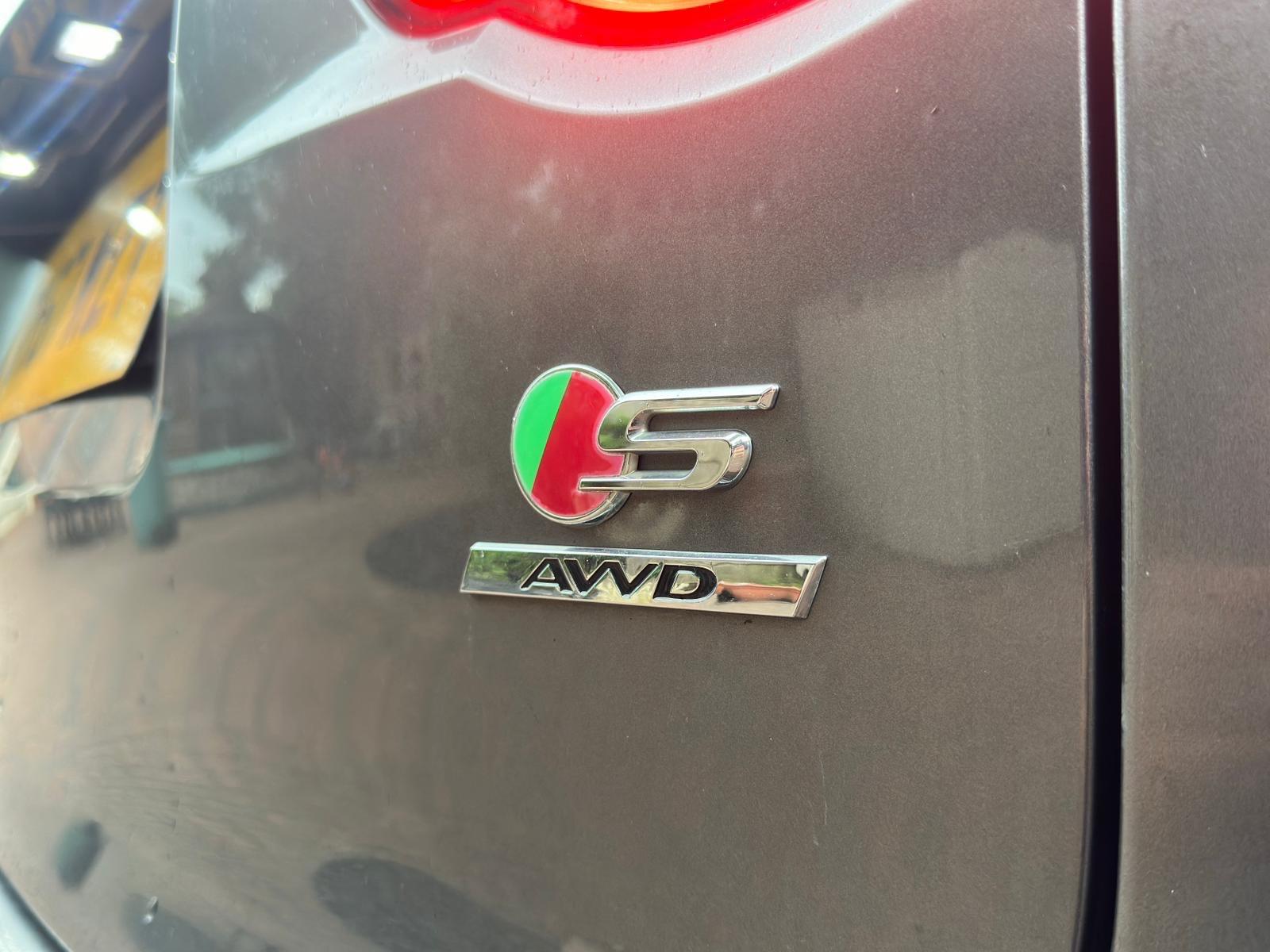 Jaguar F Pace
