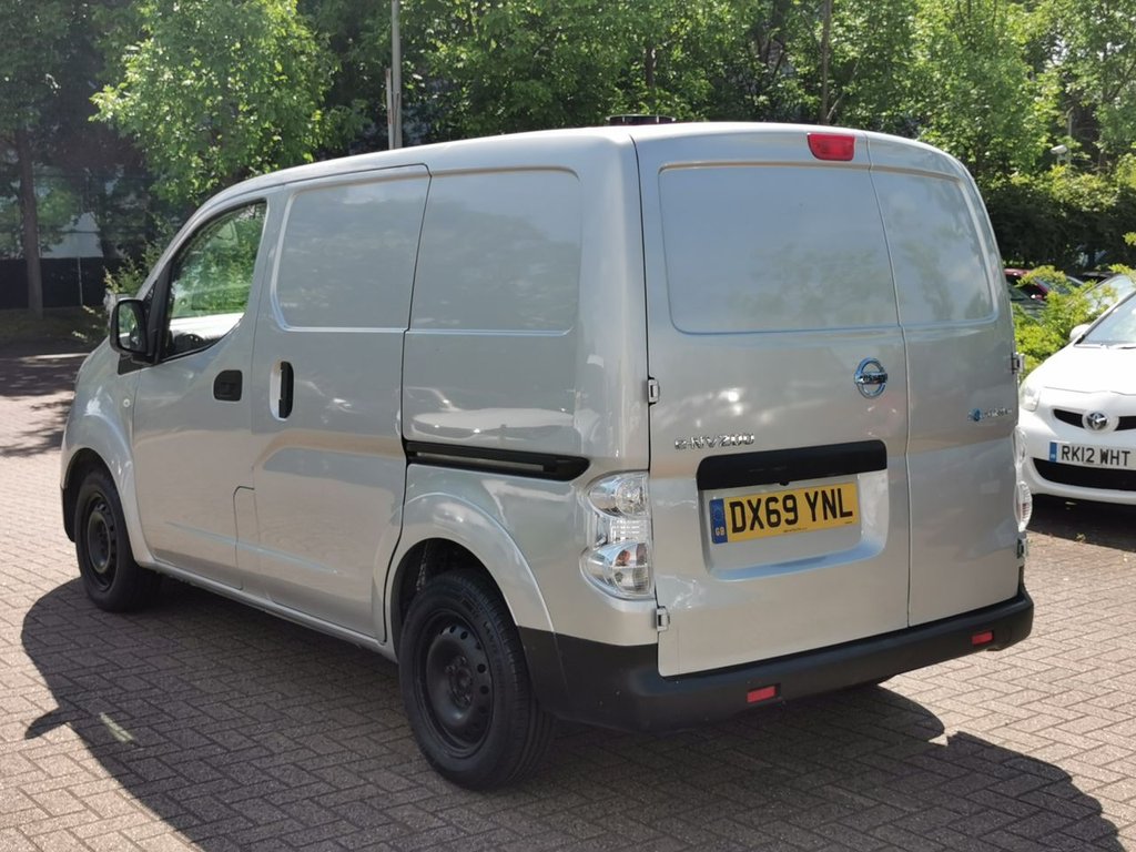 Nissan eNV200