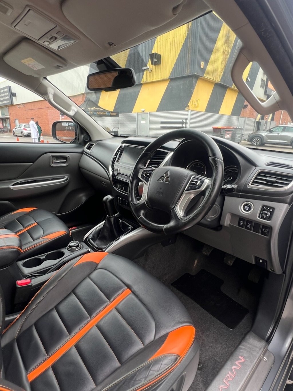 Mitsubishi L200