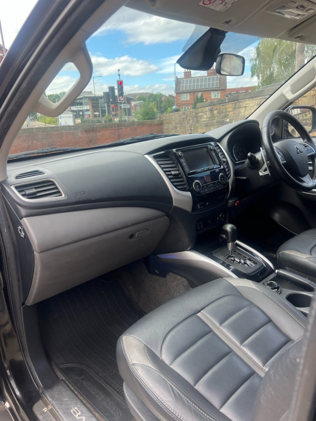 Mitsubishi L200