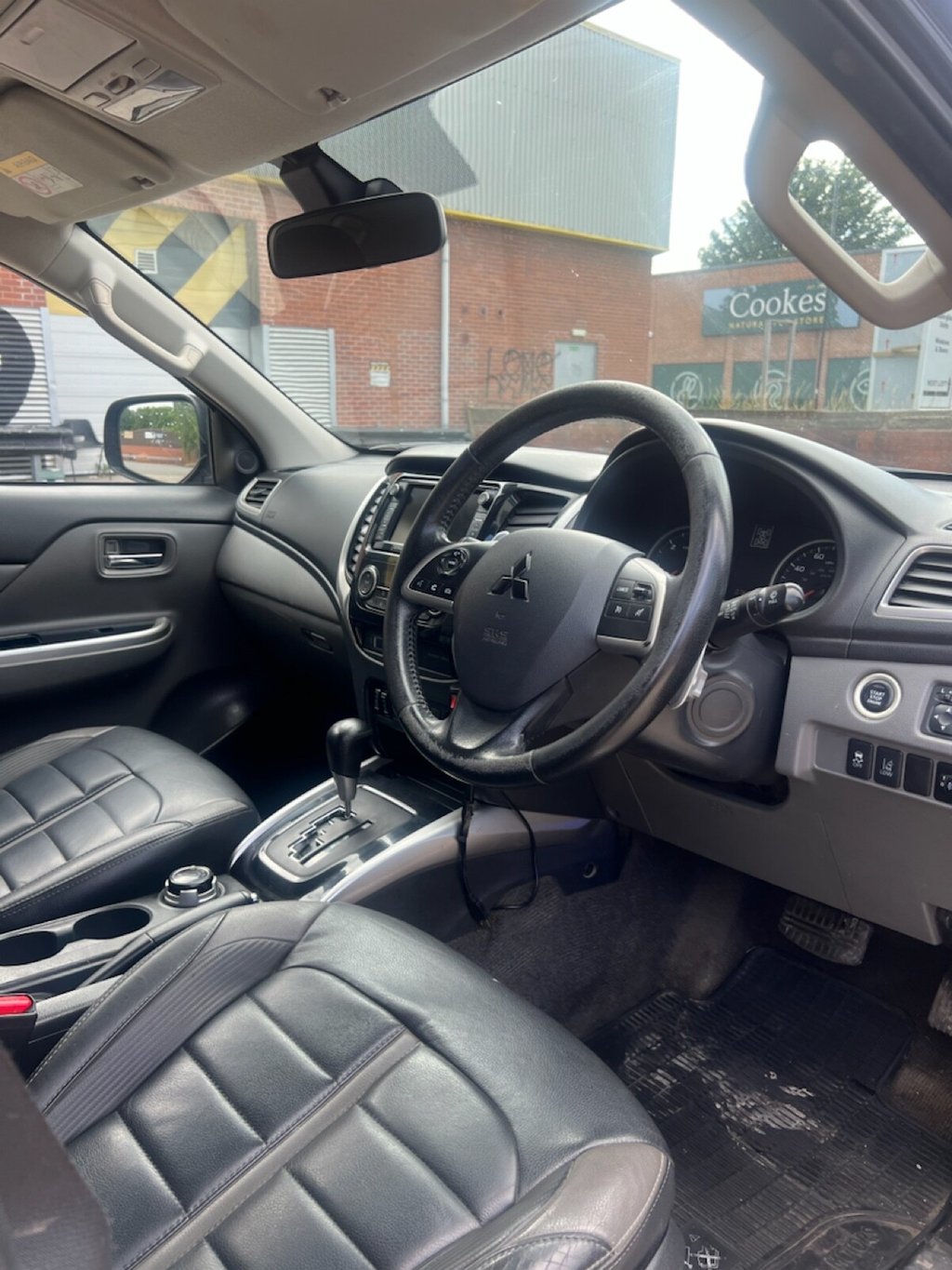 Mitsubishi L200