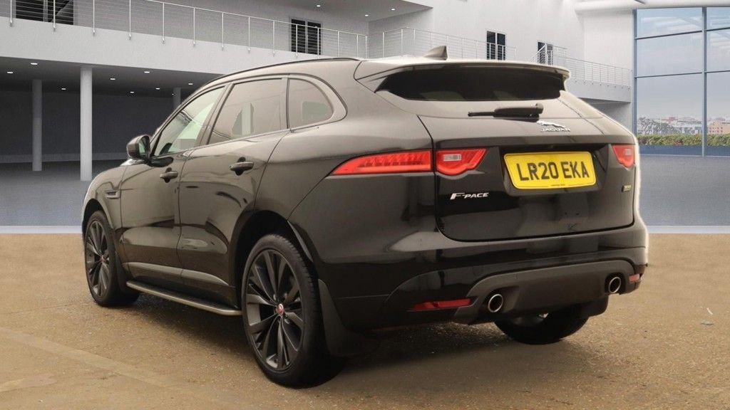 Jaguar F Pace