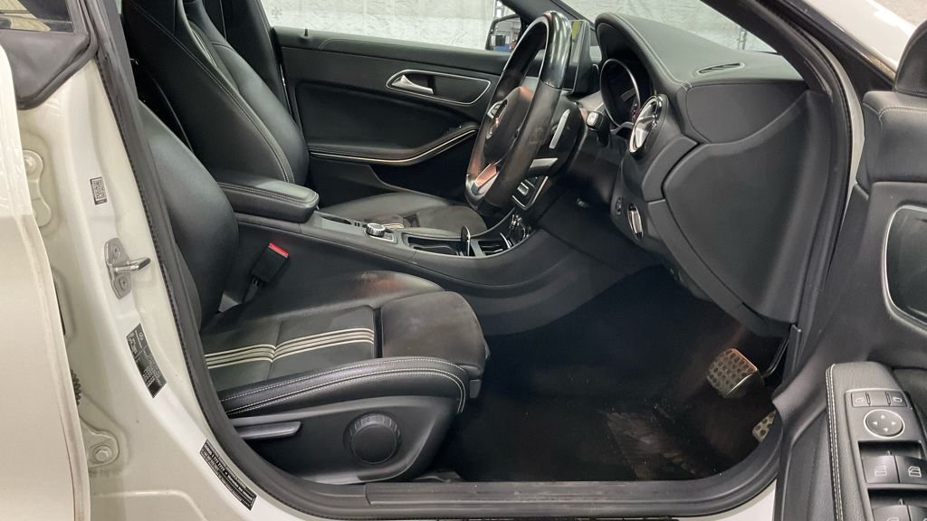 Mercedes Benz CLA