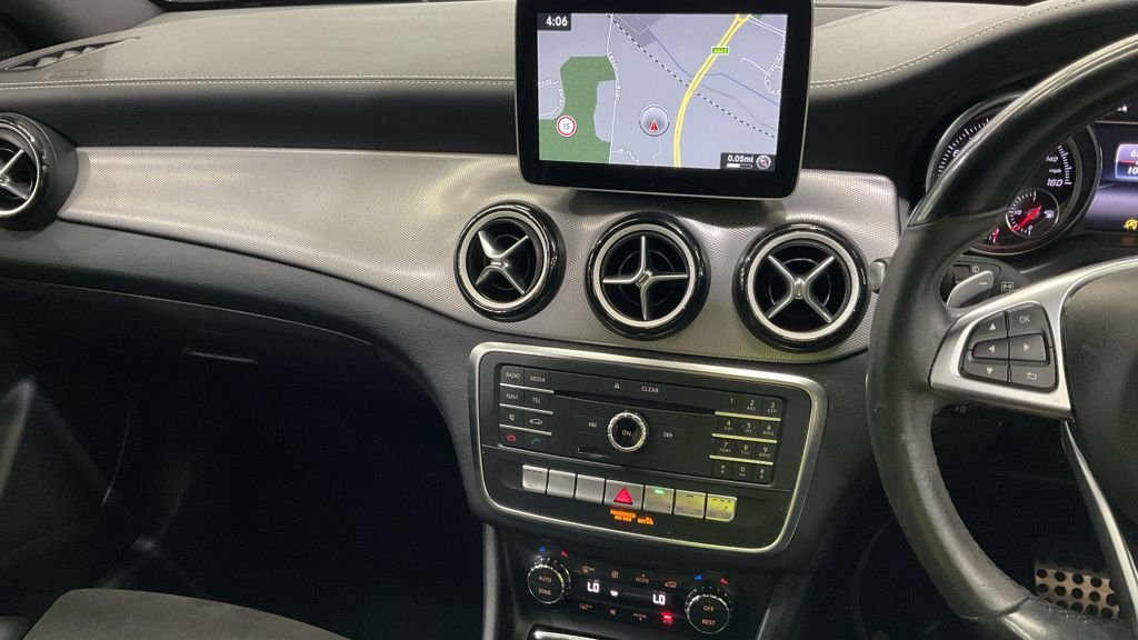 Mercedes Benz CLA