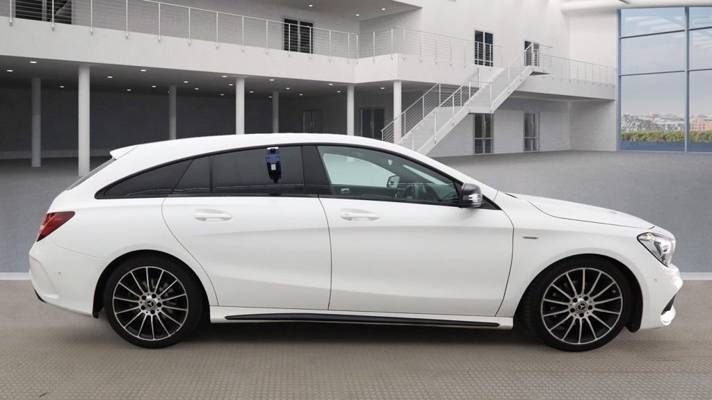 Mercedes Benz CLA