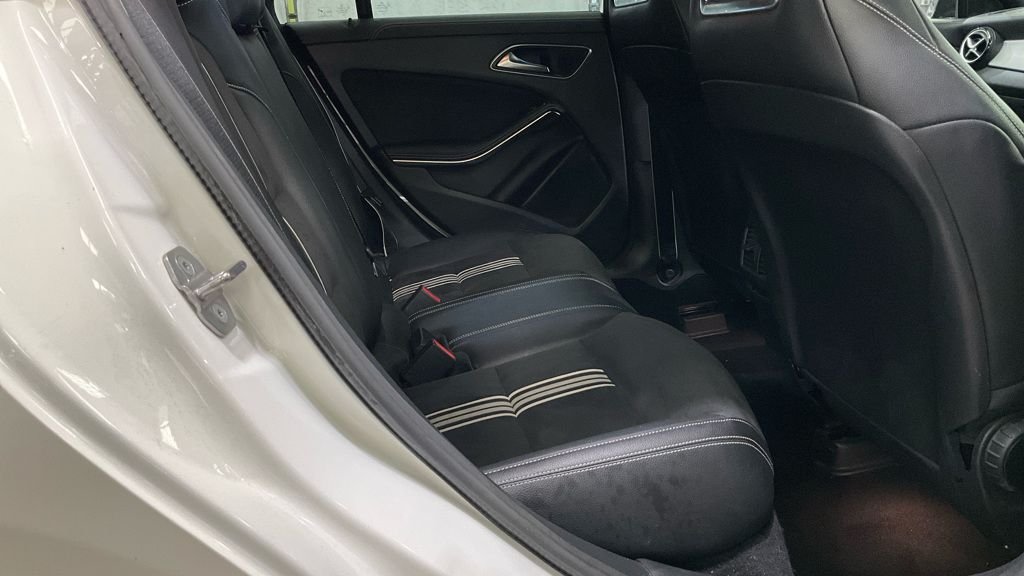 Mercedes Benz CLA