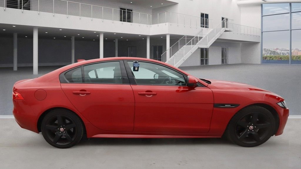 Jaguar XE