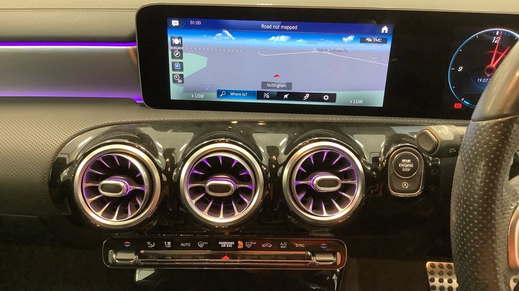 Mercedes Benz CLA
