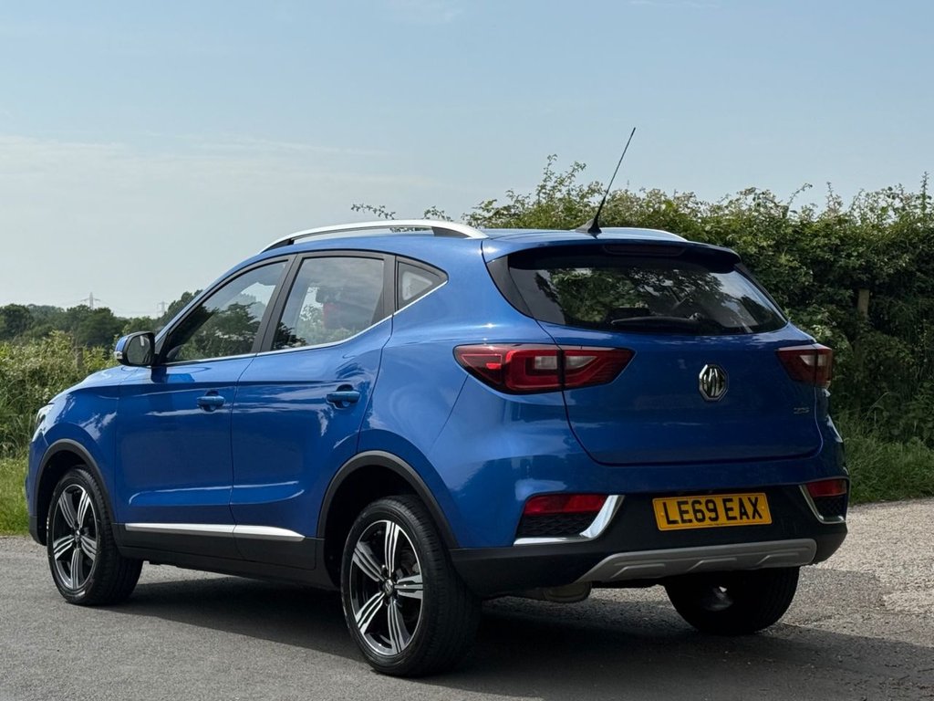 MG ZS