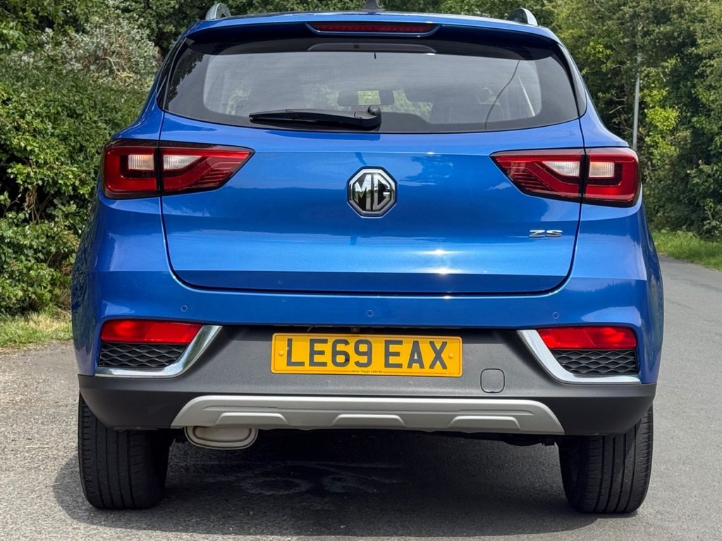 MG ZS
