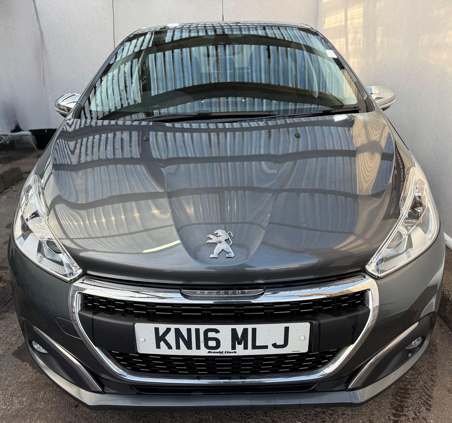 Peugeot 208