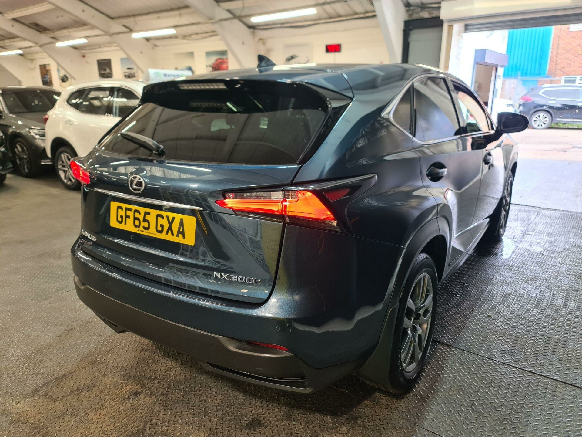 Lexus NX 300h