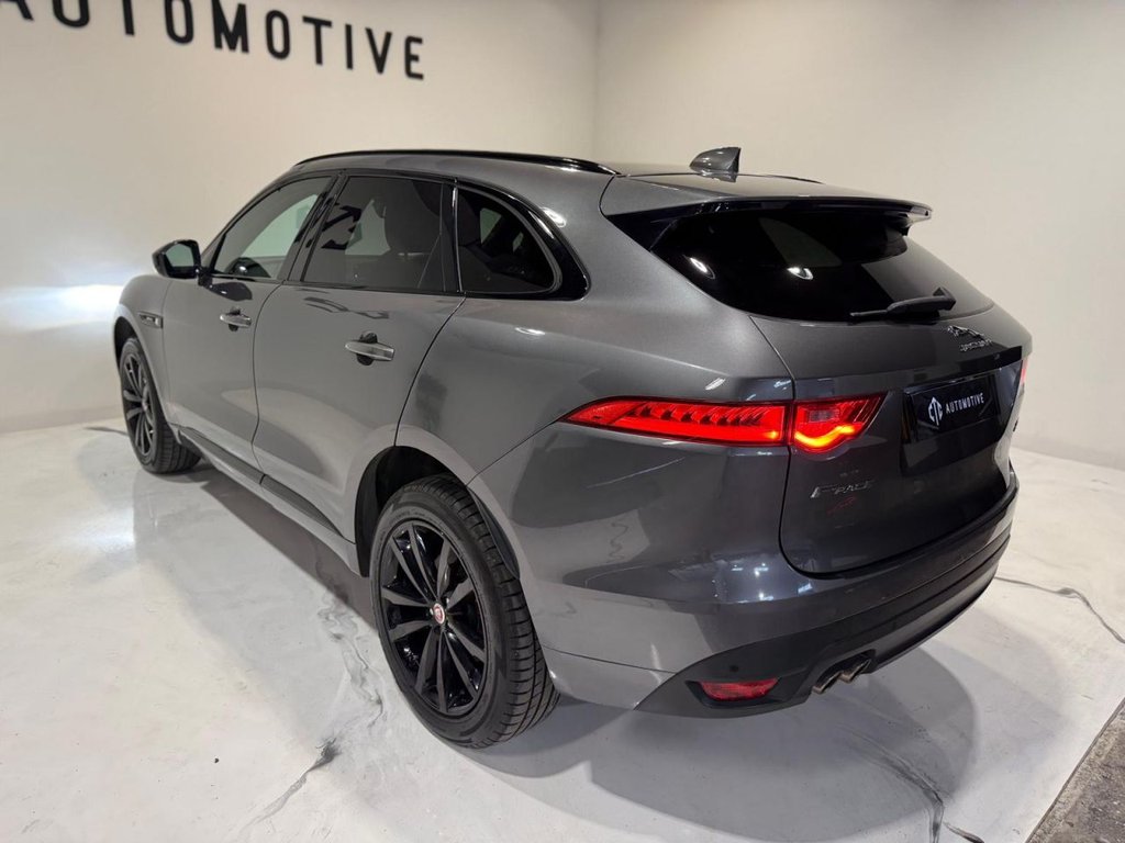 Jaguar F Pace