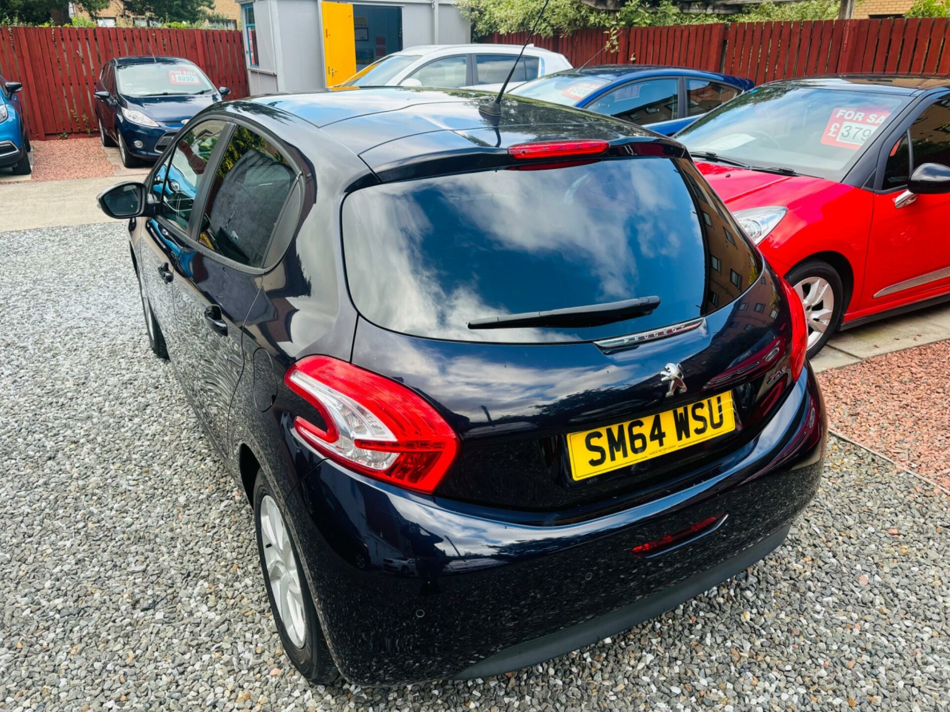 Peugeot 208