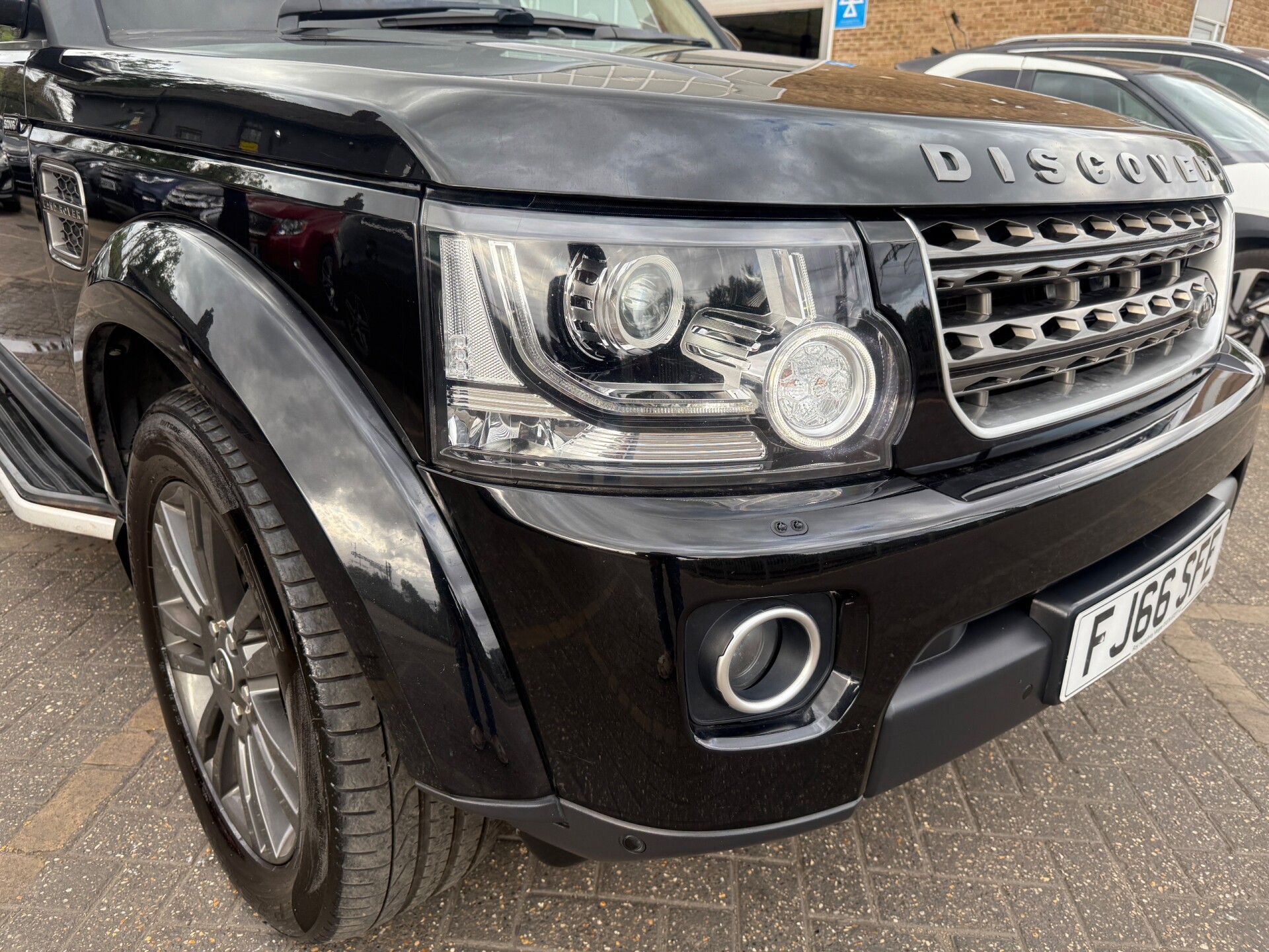Land Rover Discovery 4