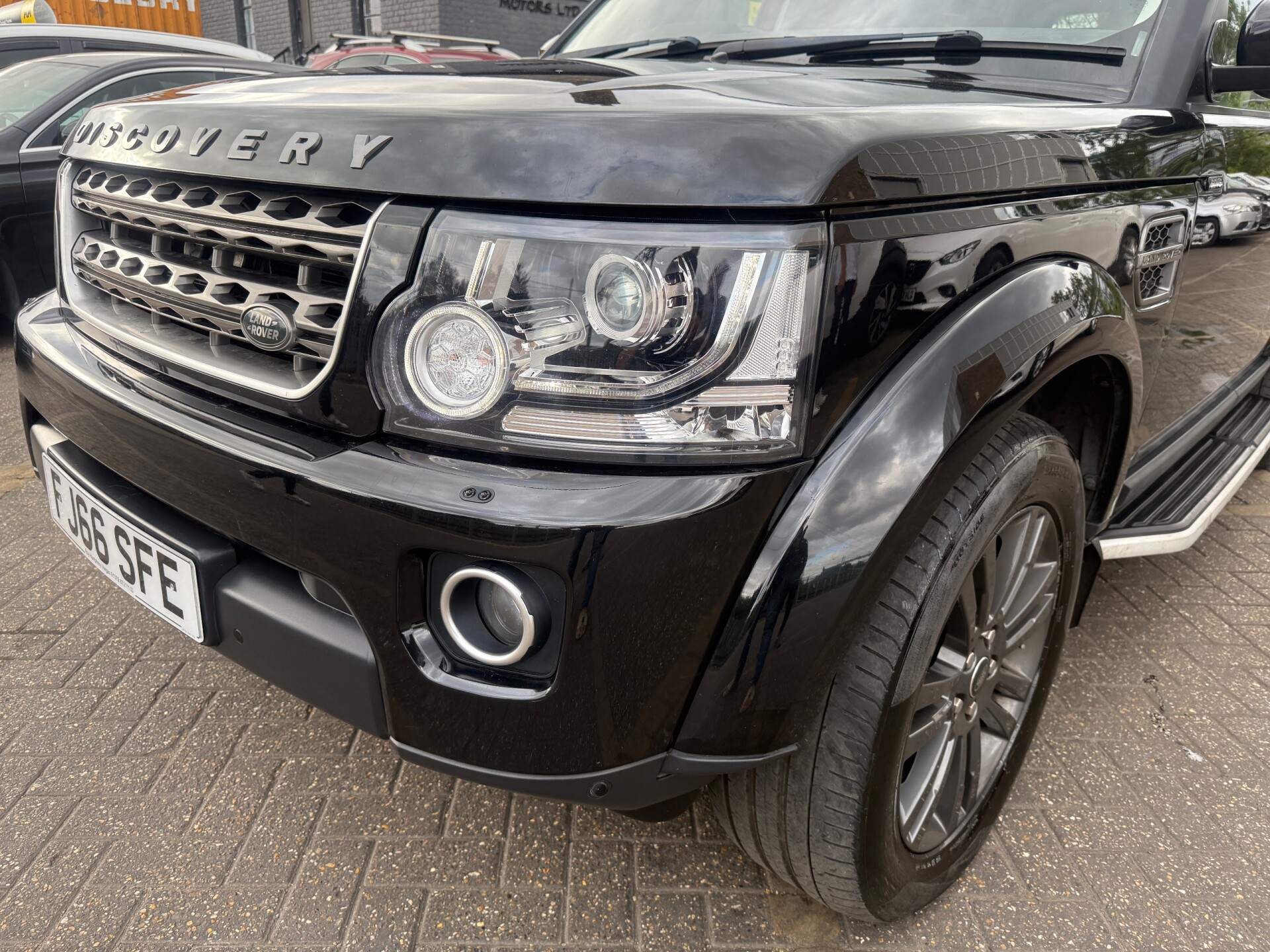 Land Rover Discovery 4