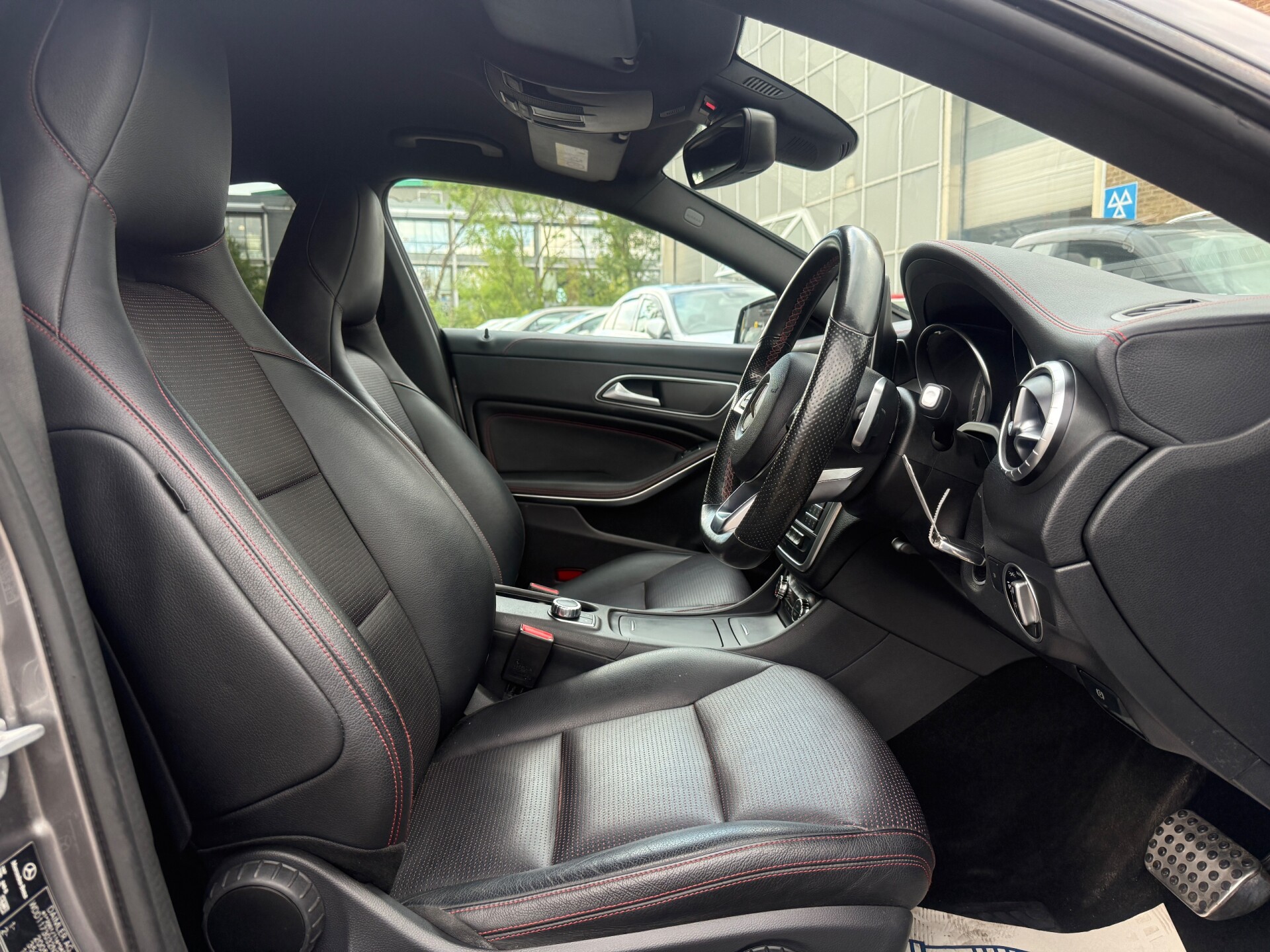 Mercedes Benz CLA