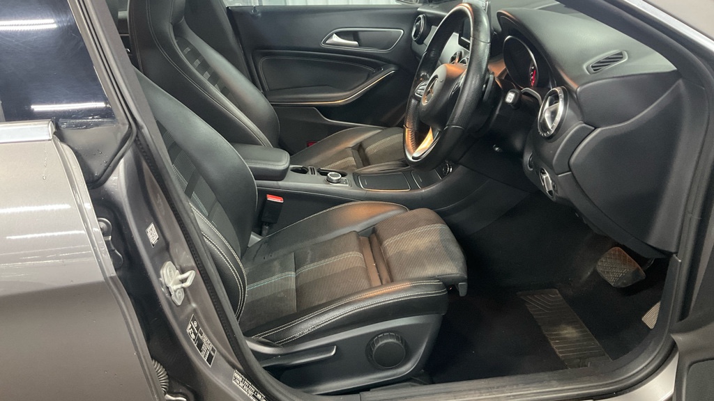 Mercedes Benz CLA
