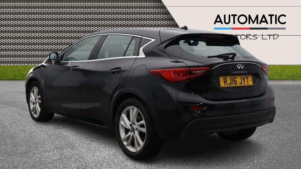 Infiniti Q30