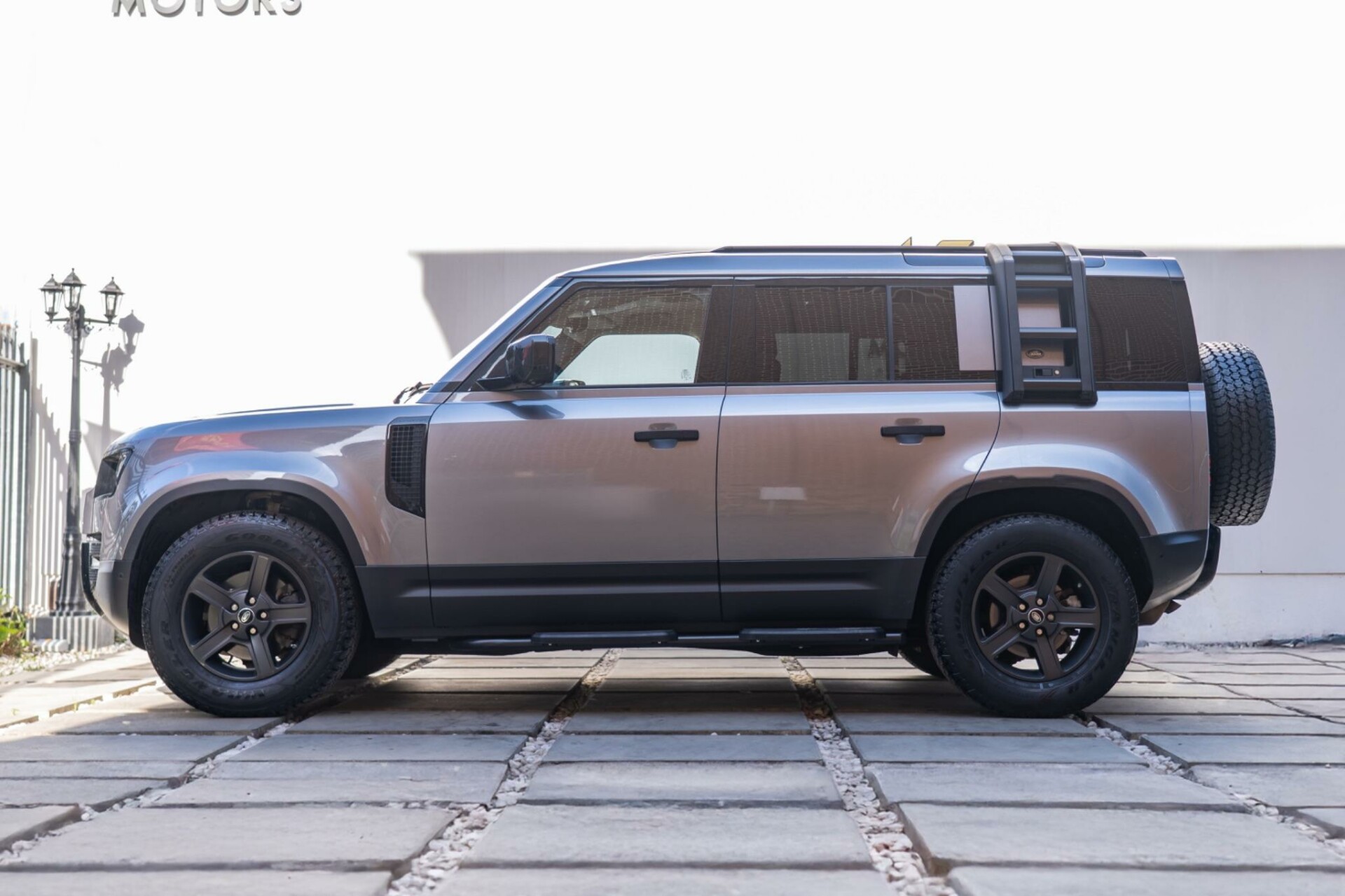 Land Rover 110
