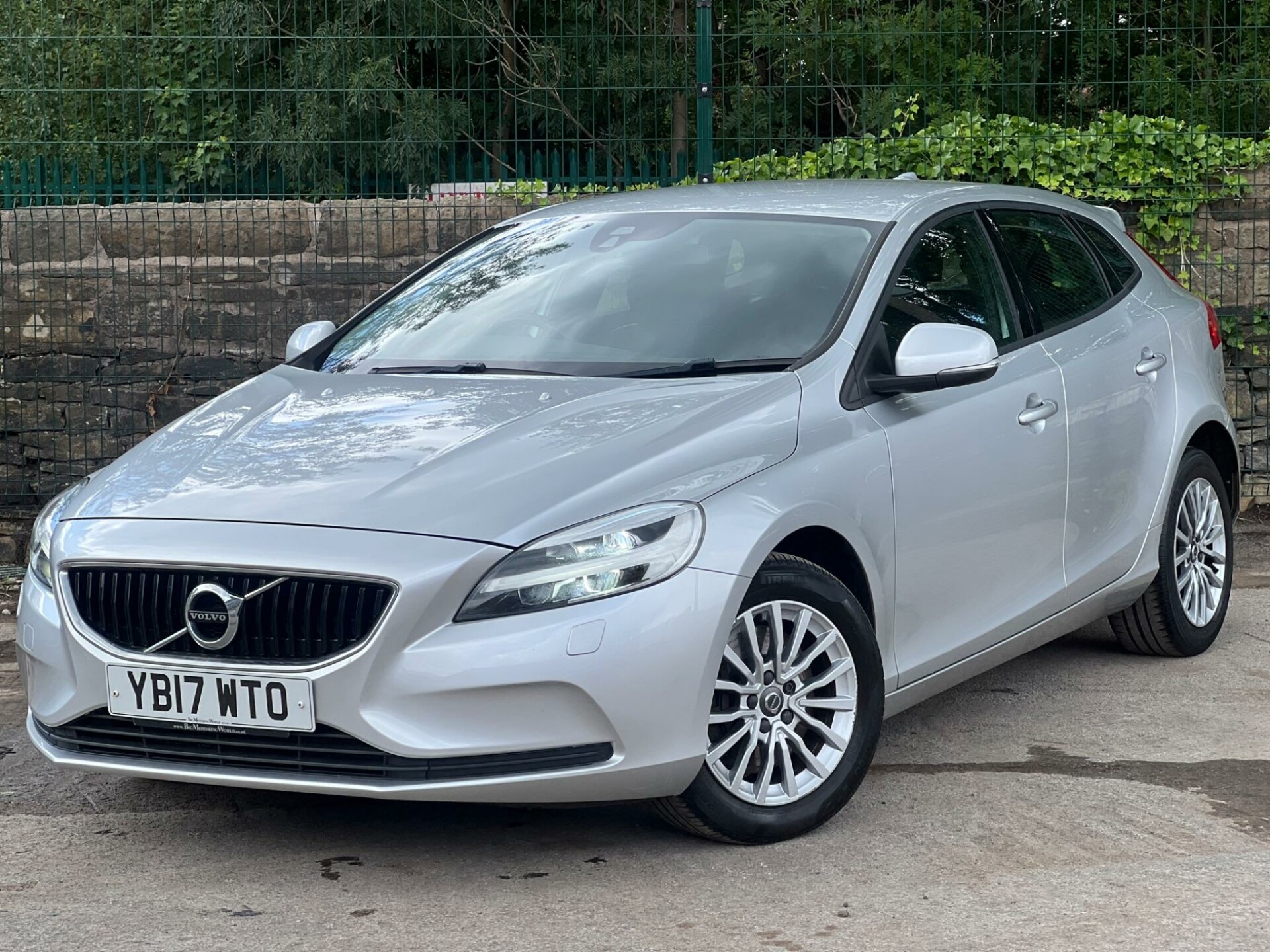 Volvo V40