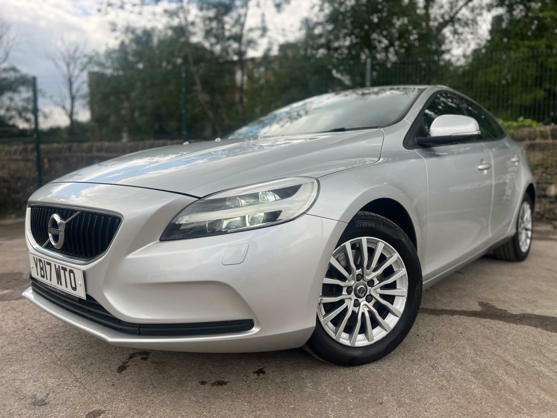 Volvo V40