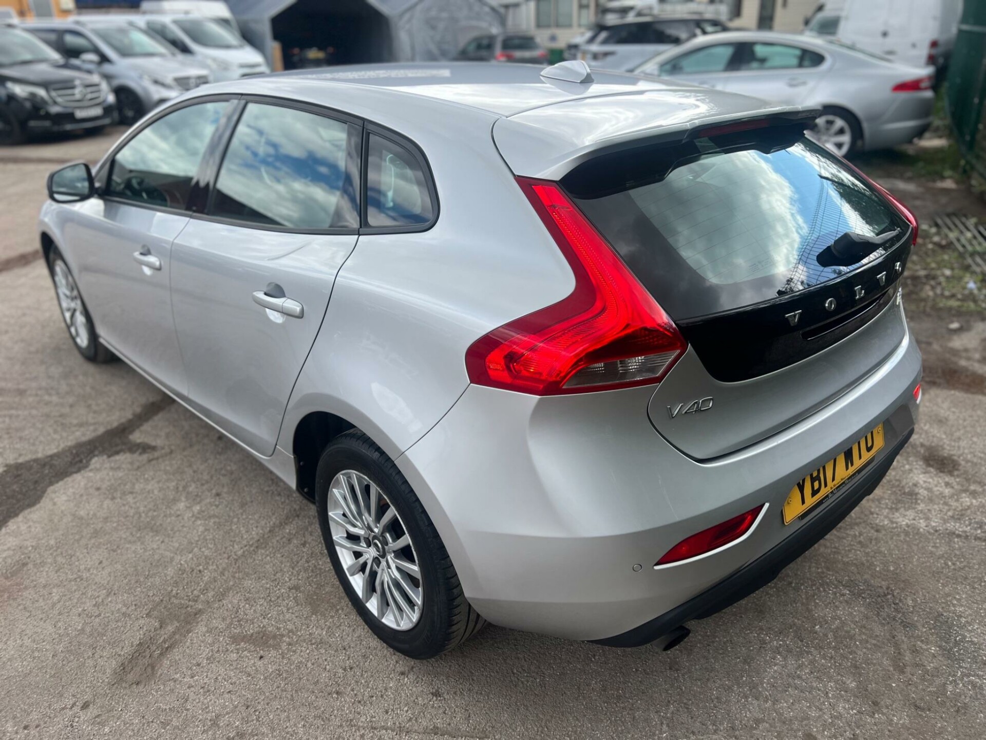 Volvo V40