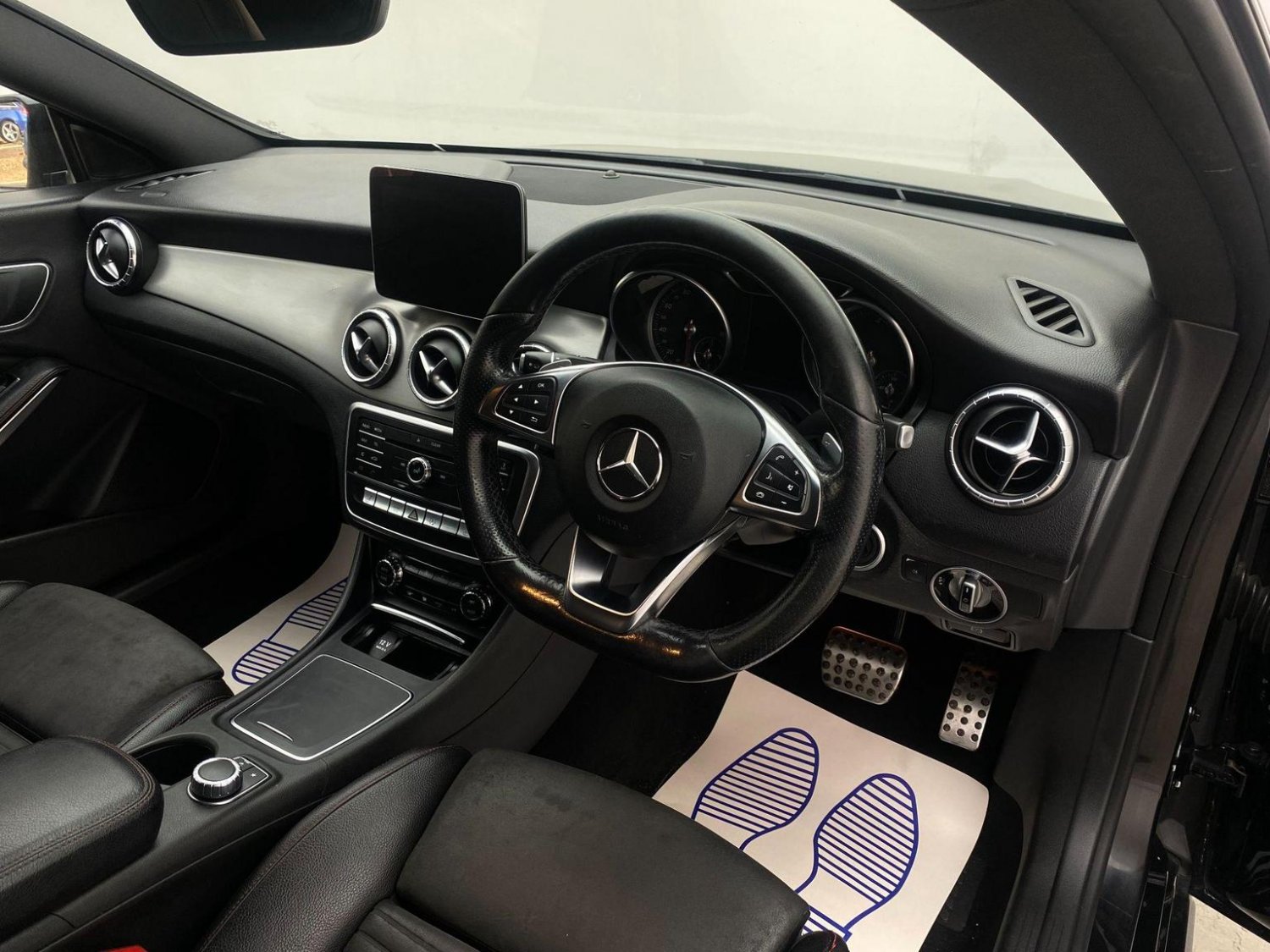 Mercedes Benz CLA