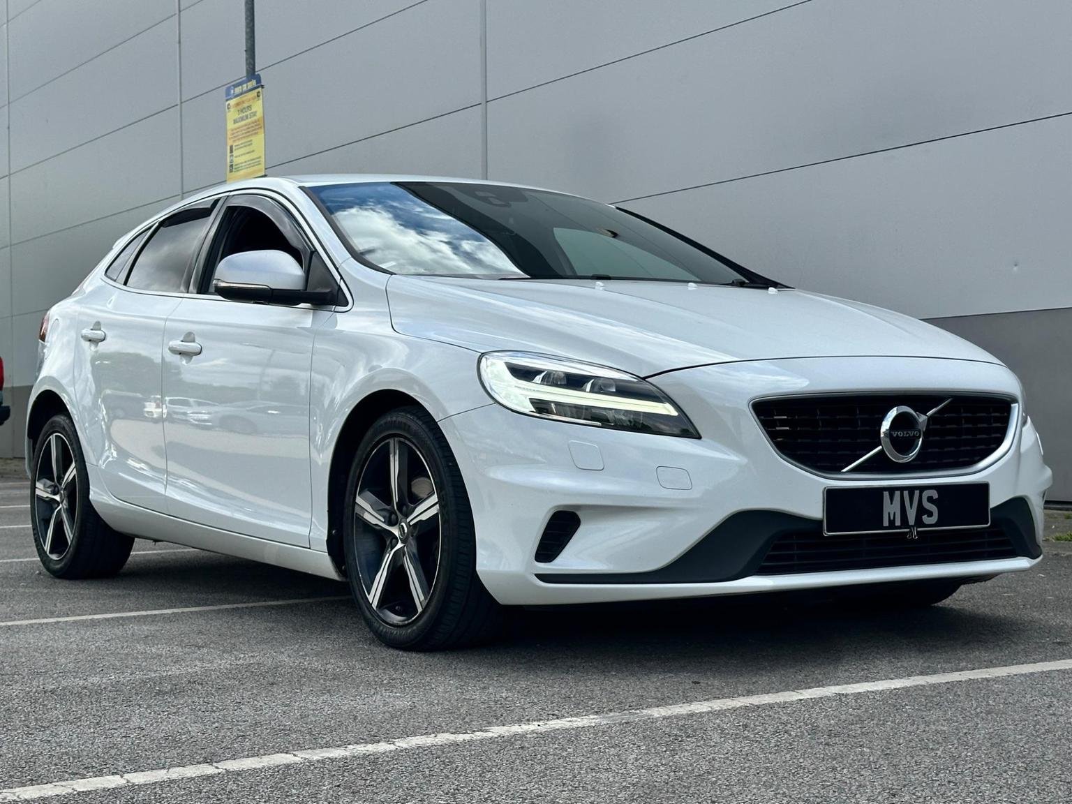 Volvo V40