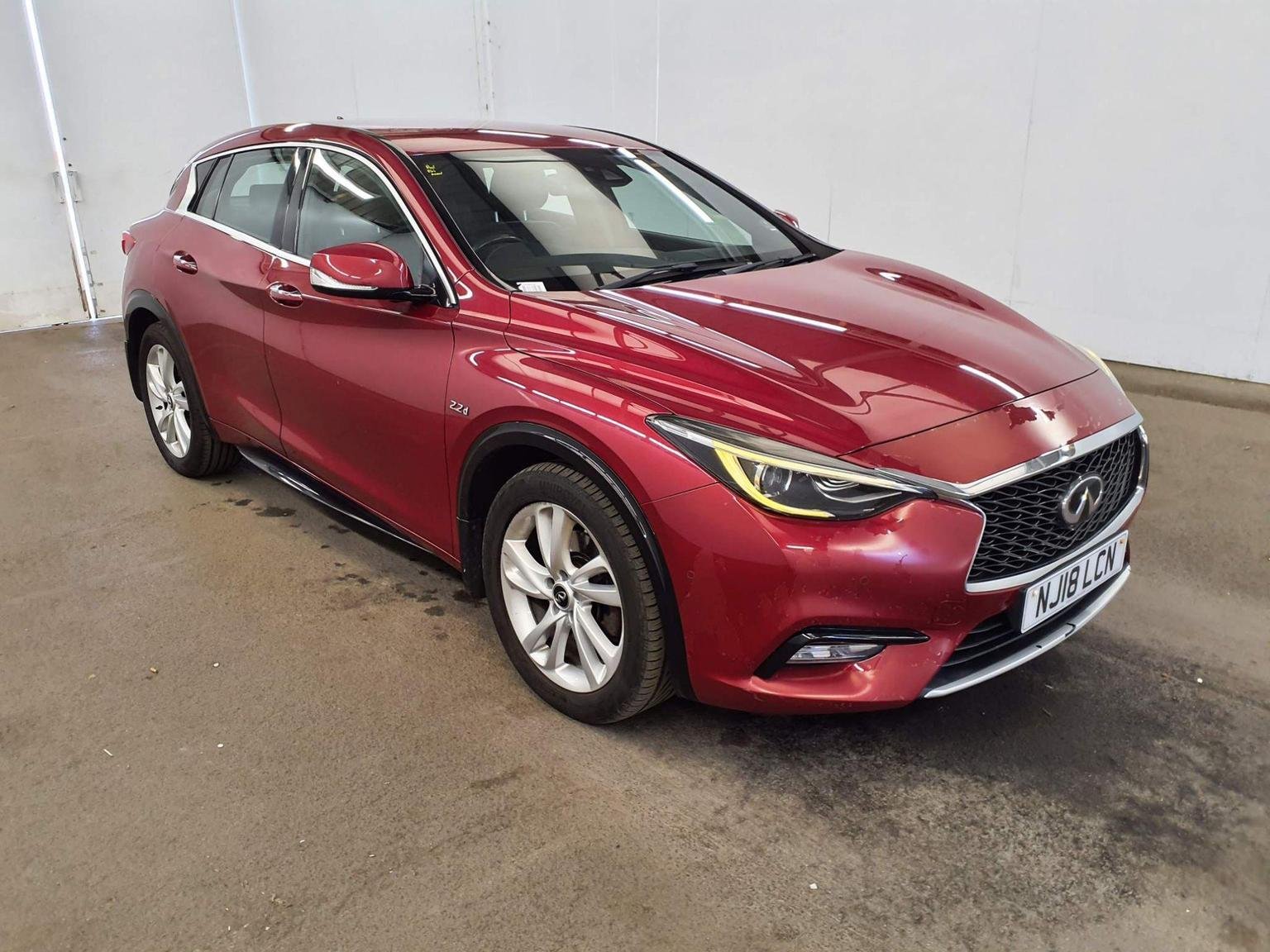 Infiniti Q30