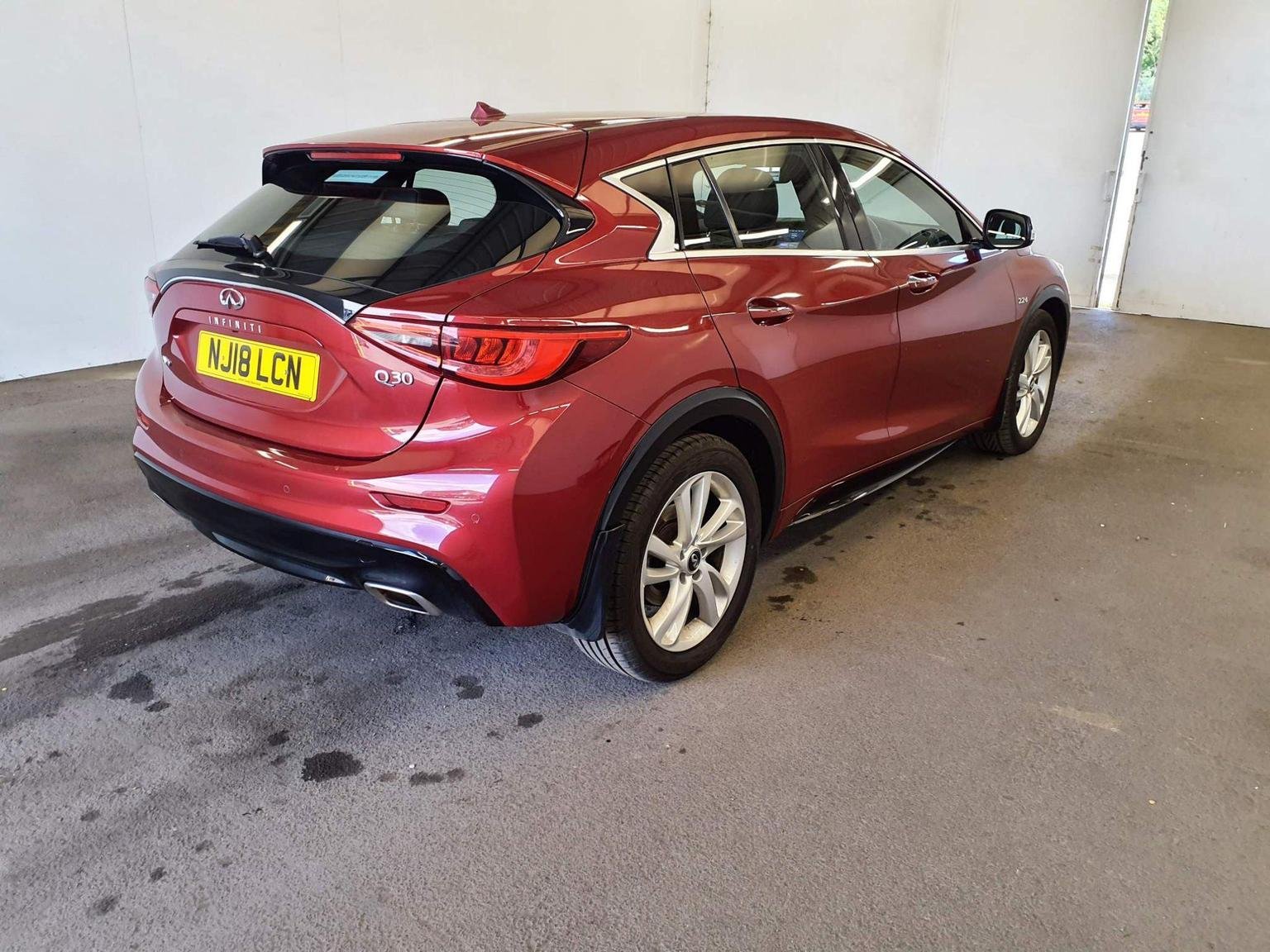 Infiniti Q30