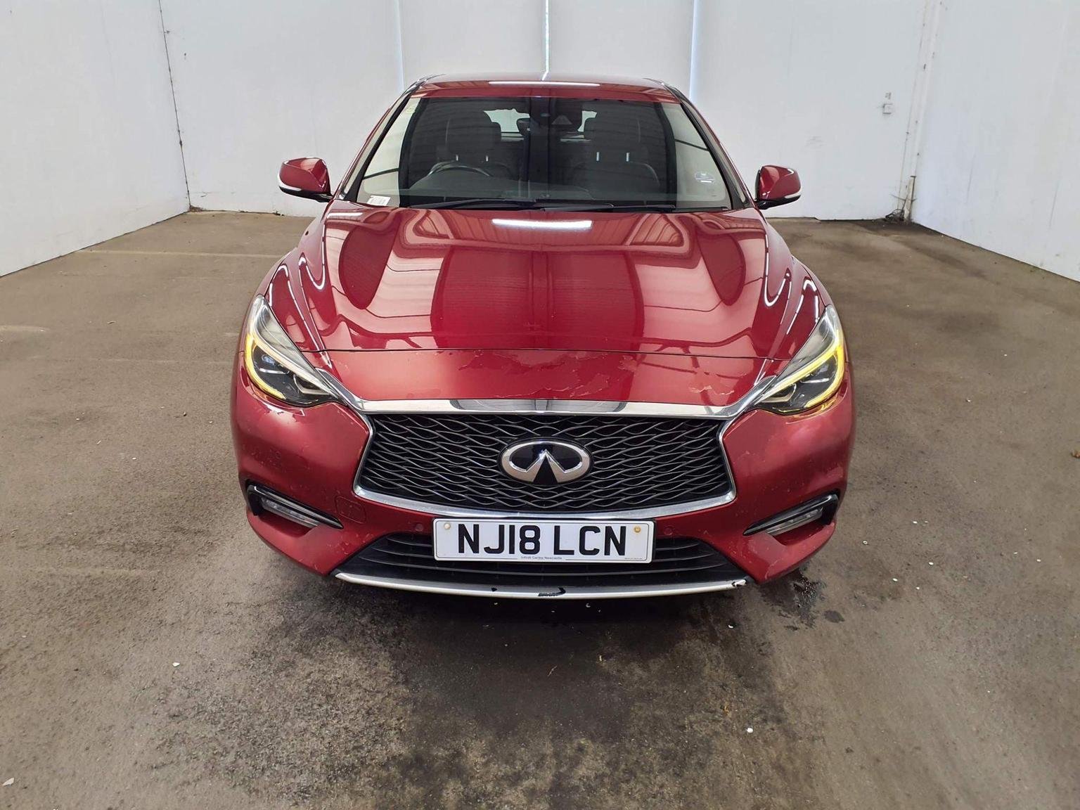 Infiniti Q30