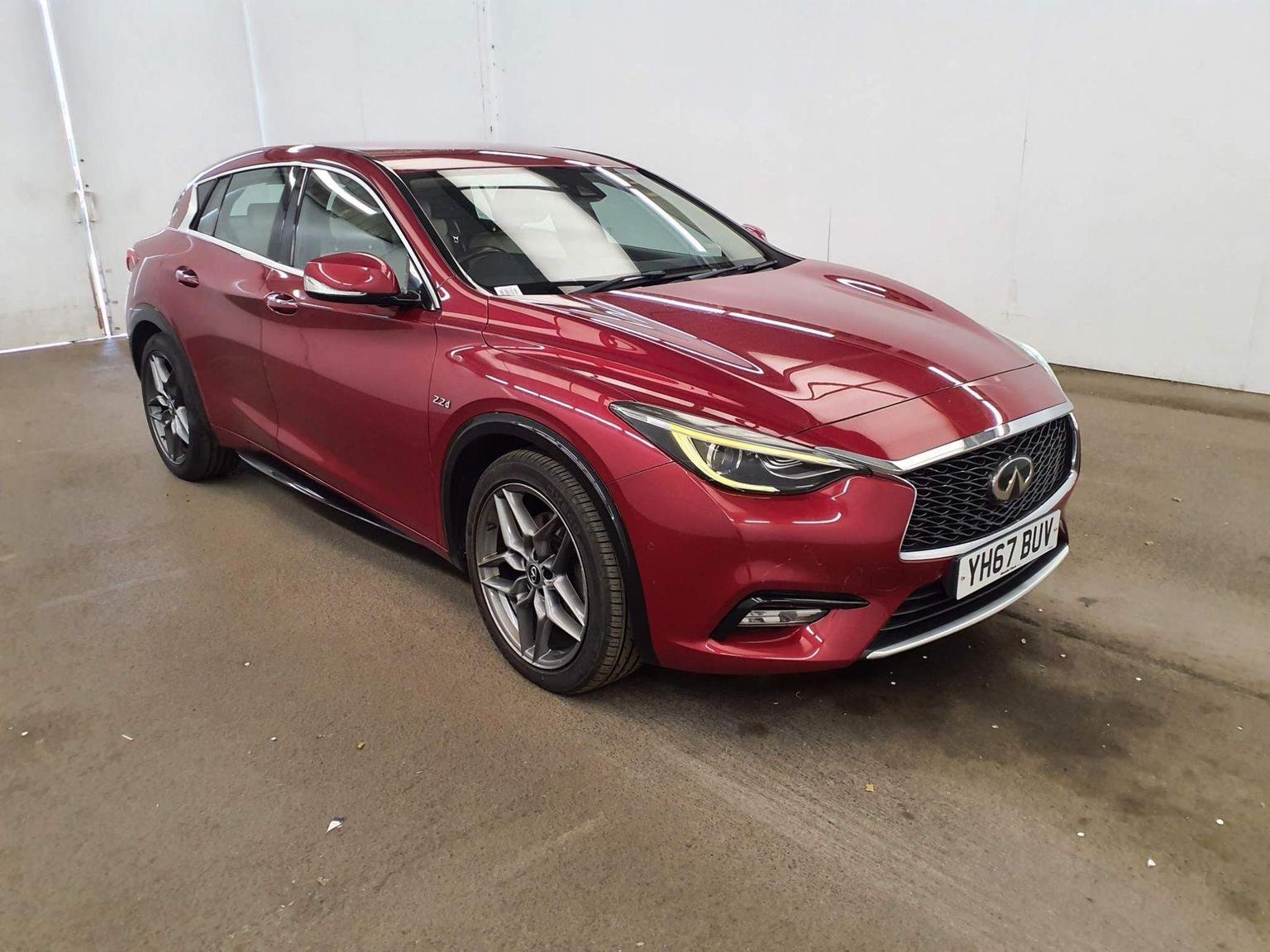 Infiniti Q30