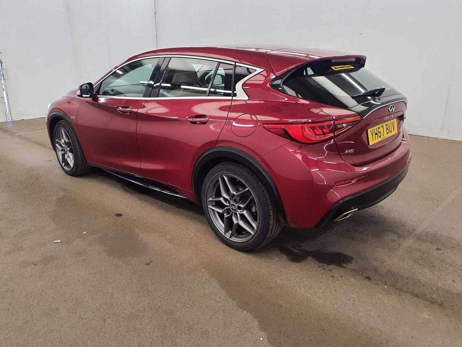 Infiniti Q30