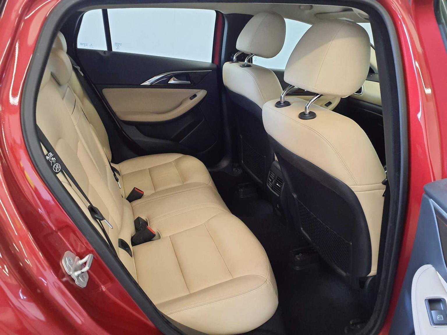 Infiniti Q30