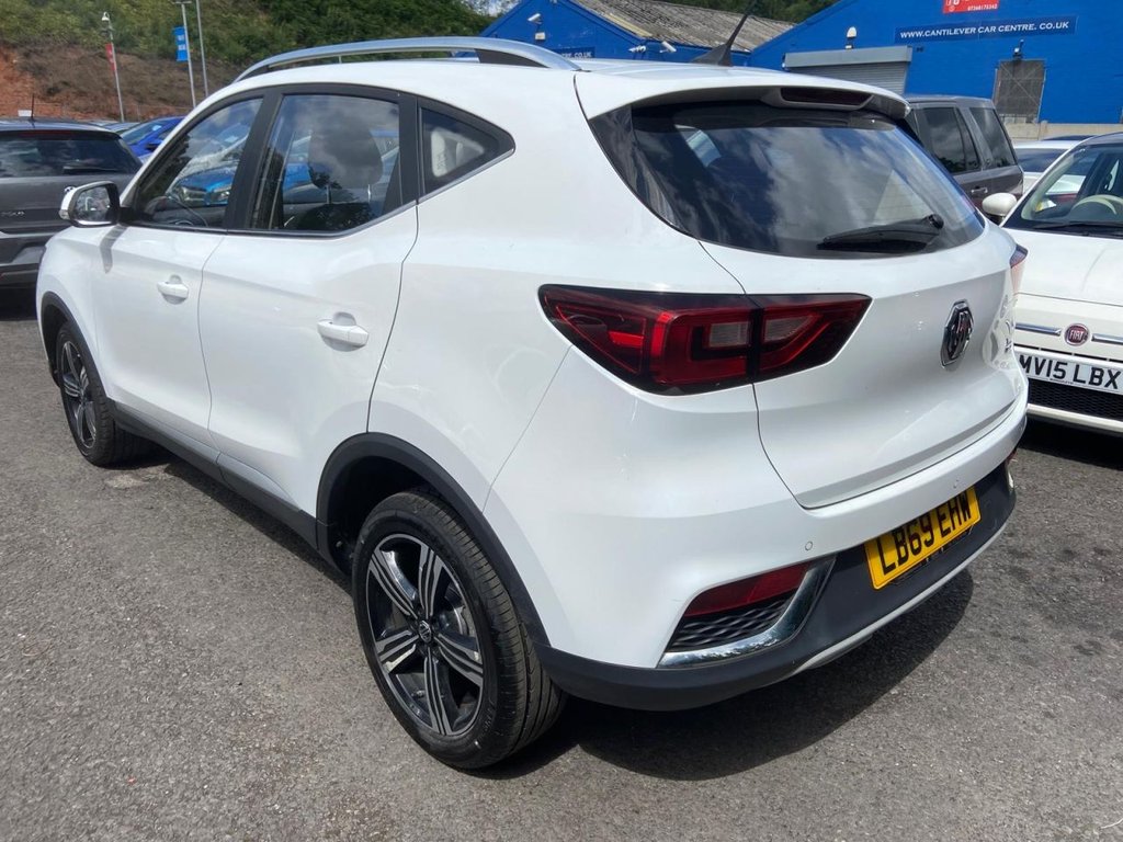 MG ZS