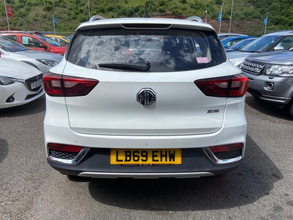 MG ZS