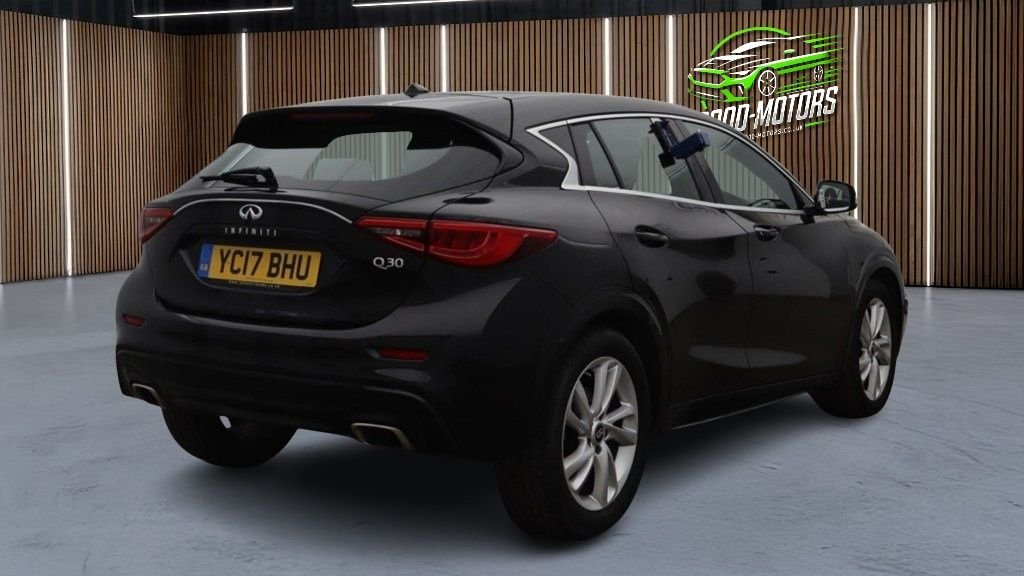 Infiniti Q30