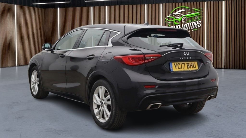 Infiniti Q30