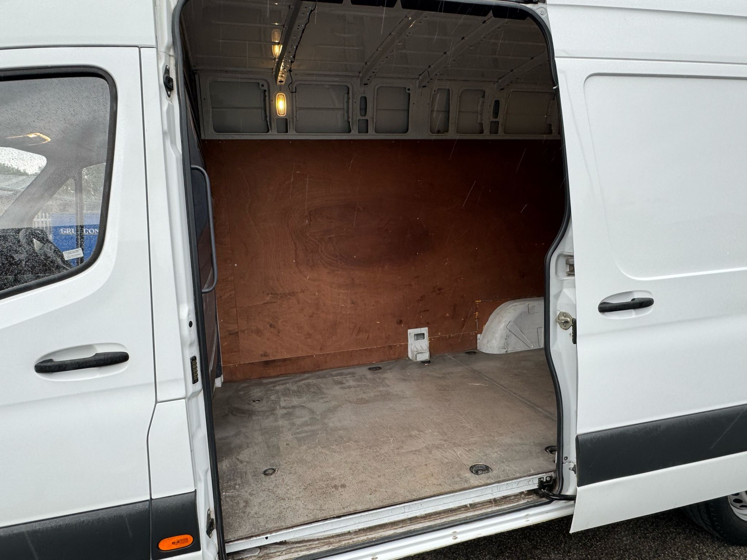 Mercedes Benz Sprinter