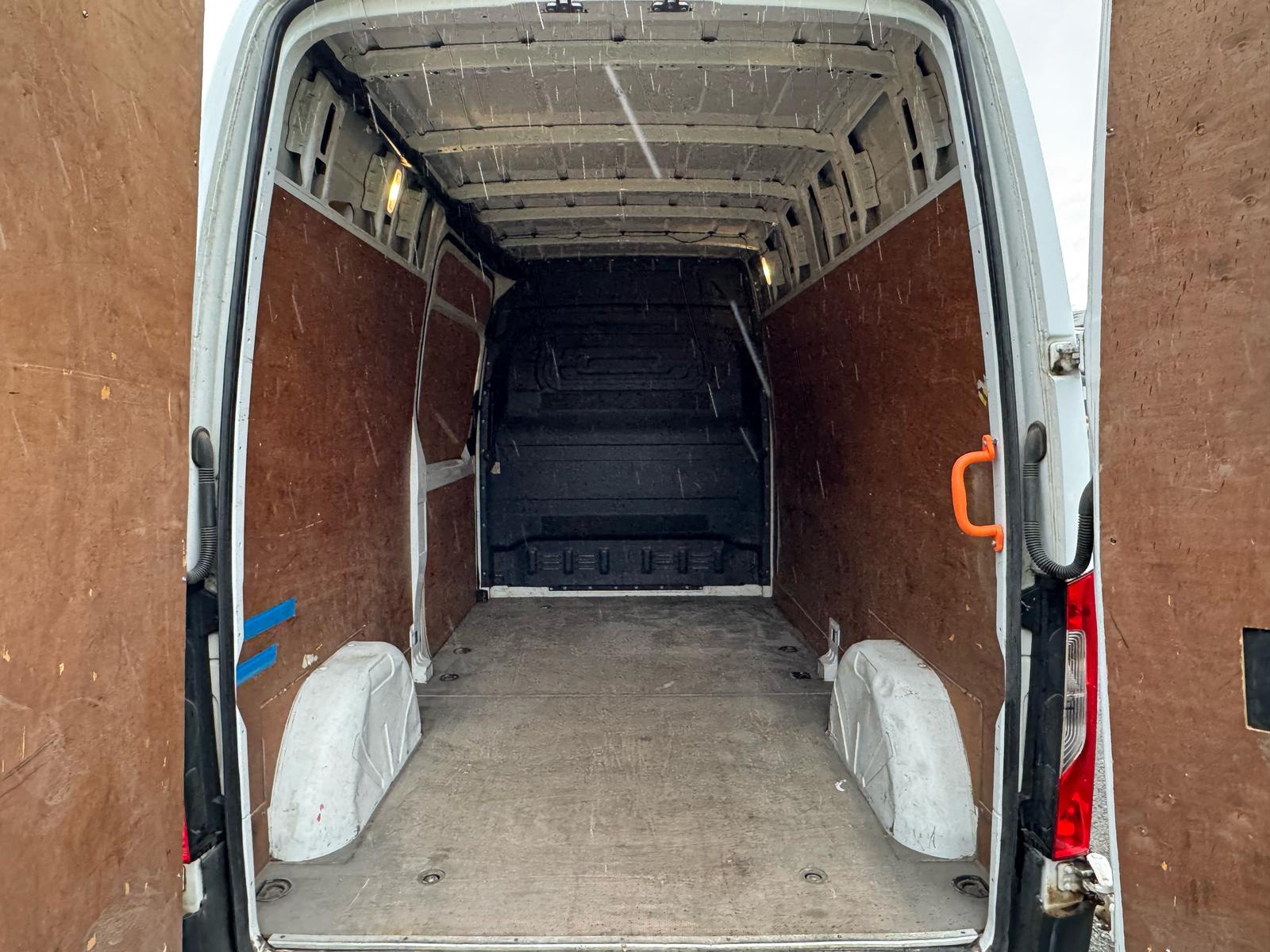 Mercedes Benz Sprinter