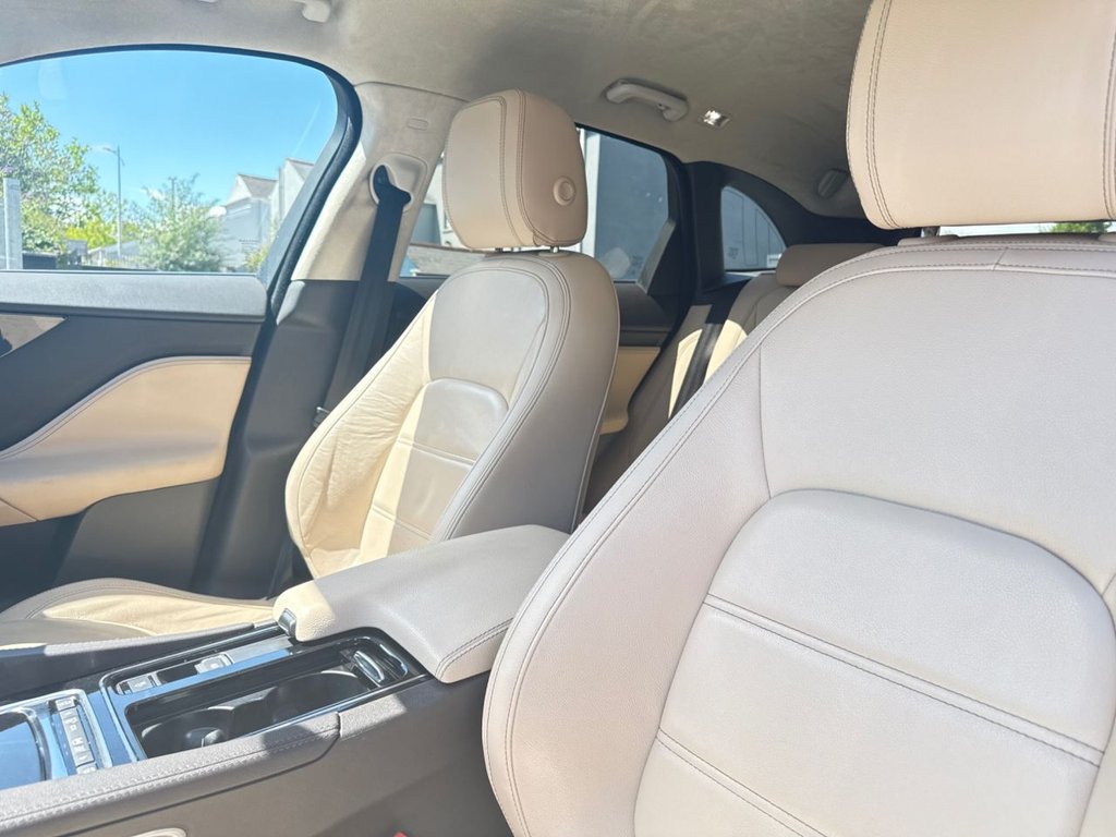 Jaguar F Pace