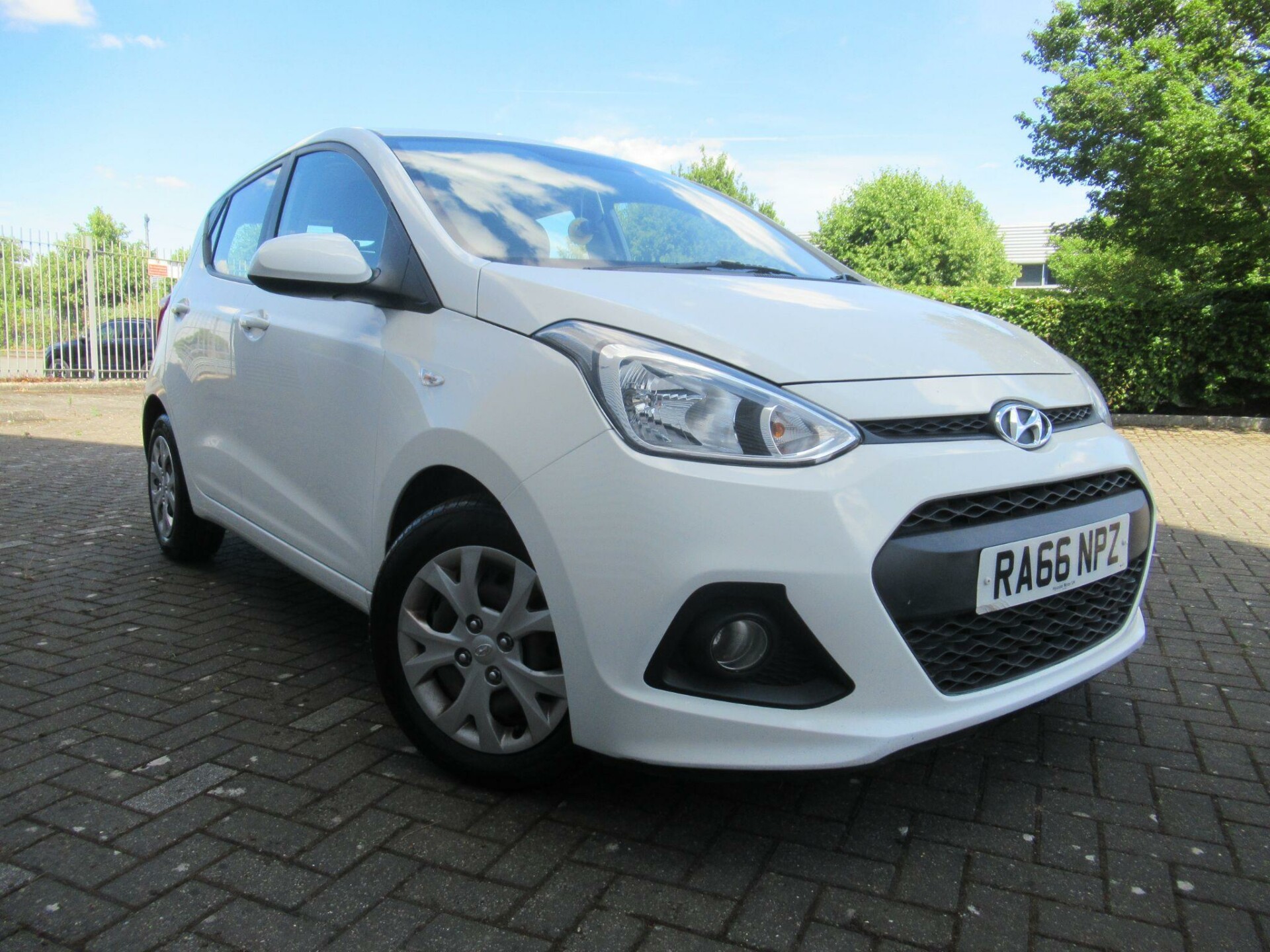 Hyundai i10