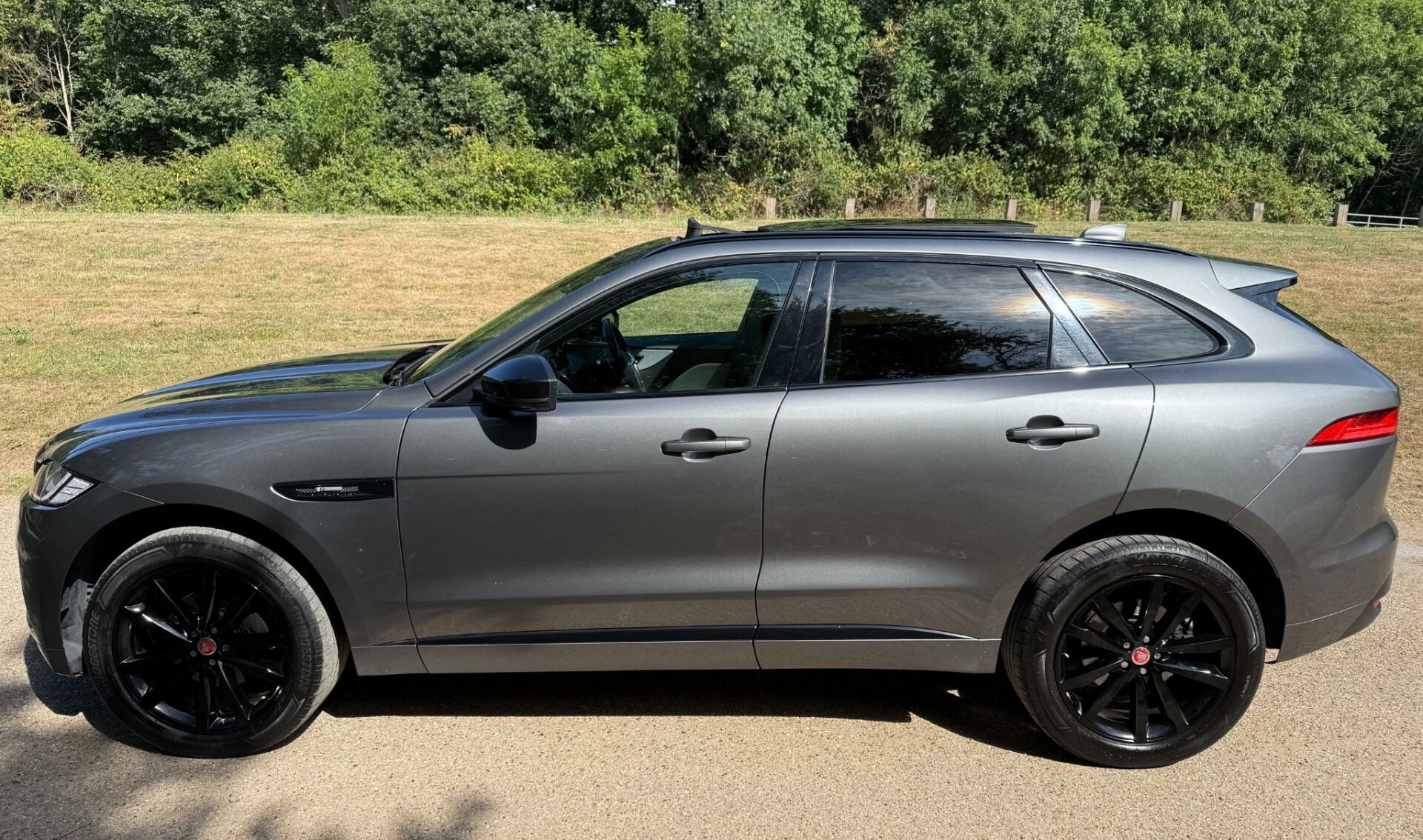 Jaguar F Pace