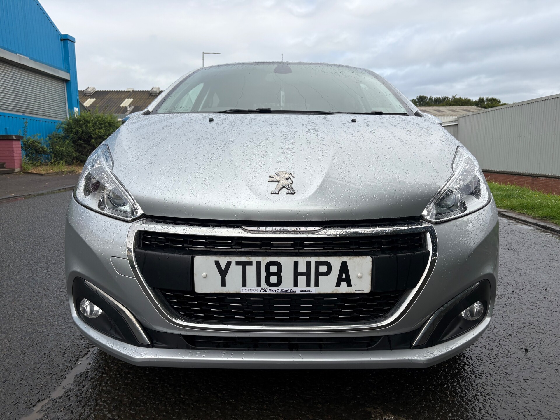 Peugeot 208