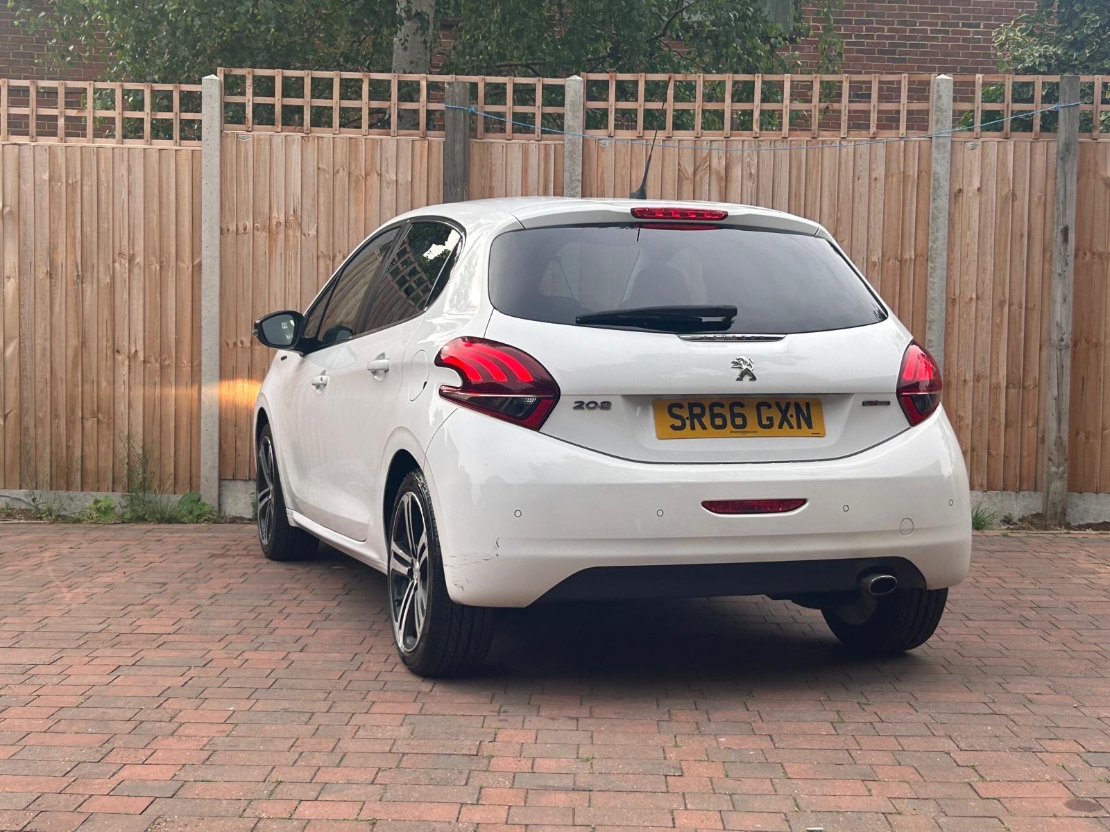 Peugeot 208