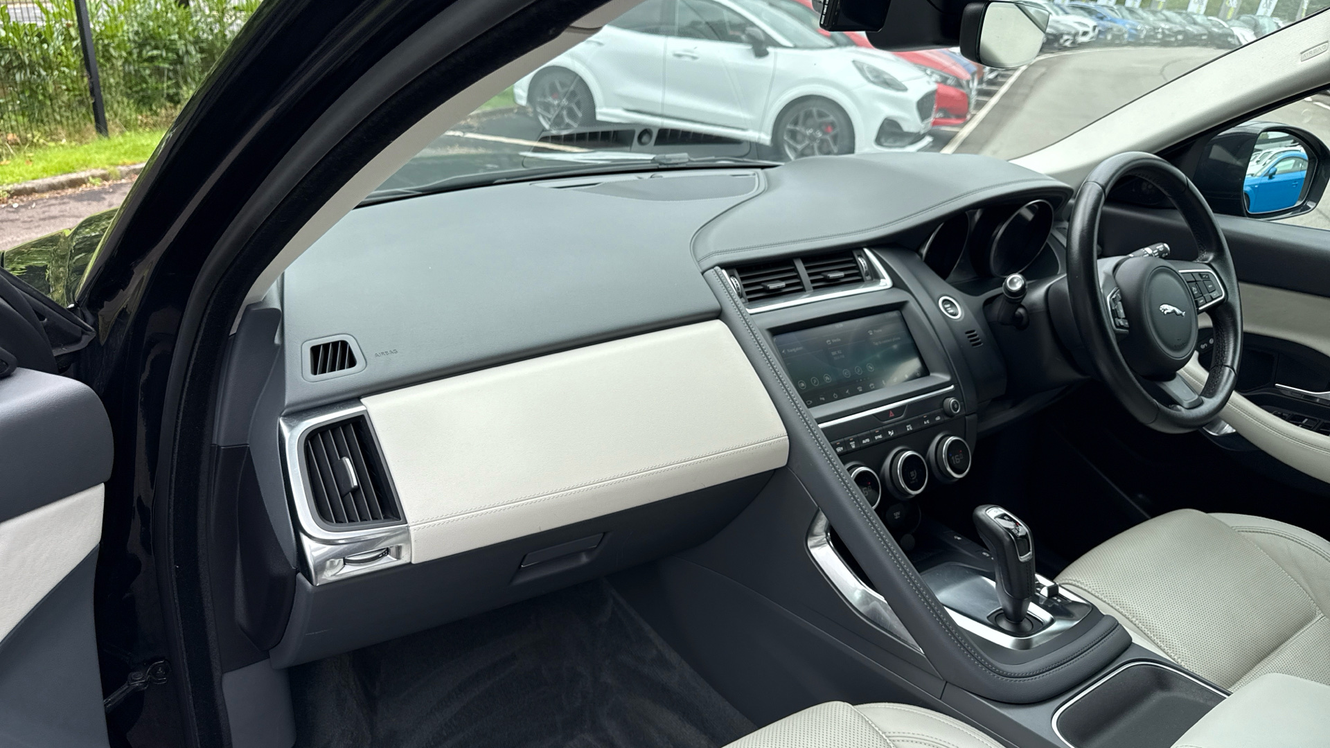 Jaguar E Pace