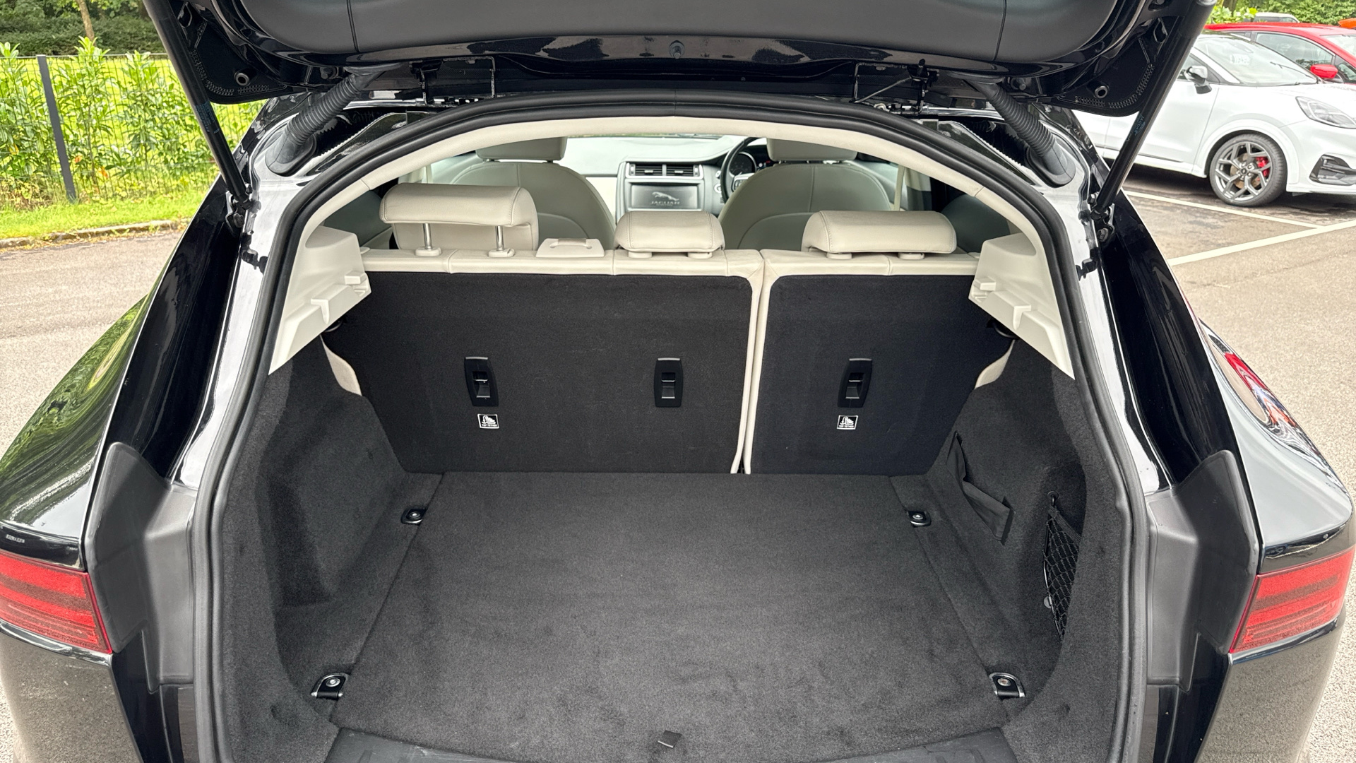 Jaguar E Pace